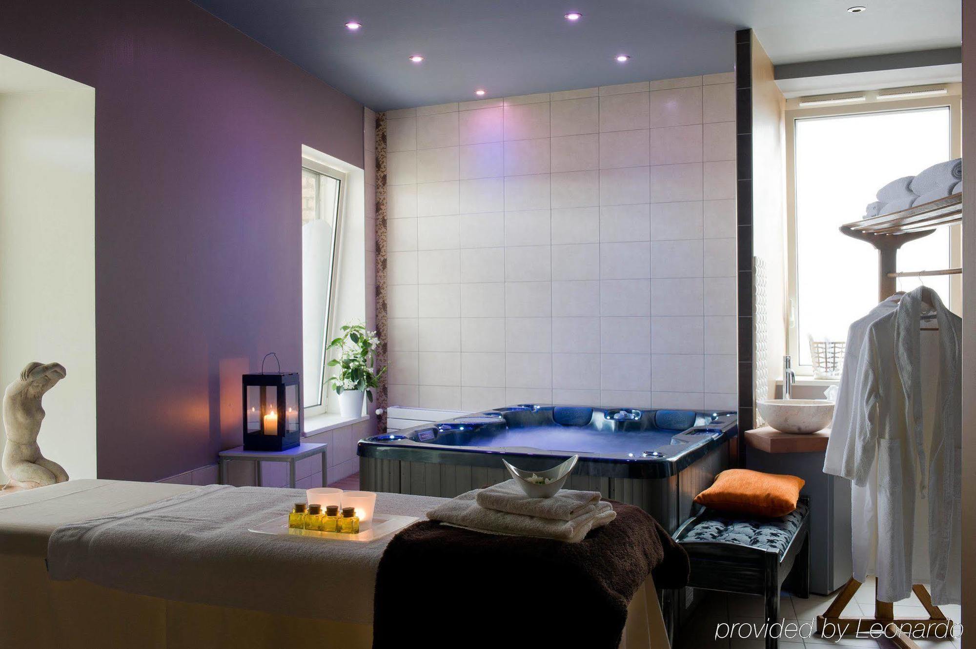 Frédéric Carrion Hôtel et Spa Viré Exterior foto