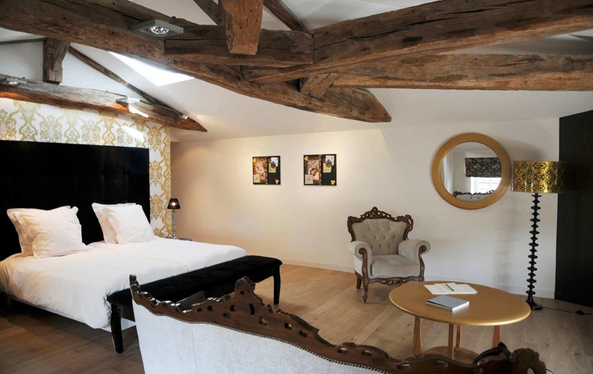 Frédéric Carrion Hôtel et Spa Viré Exterior foto
