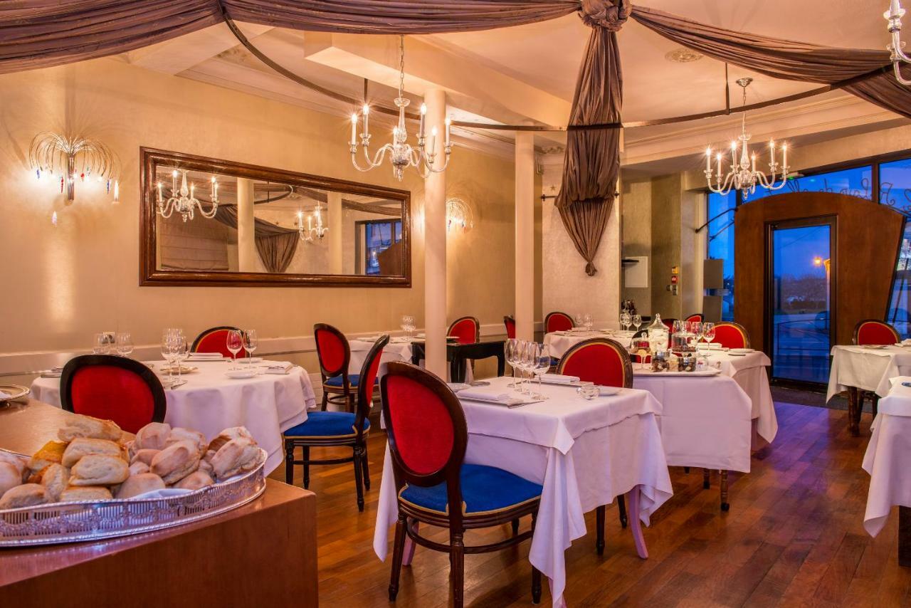 Frédéric Carrion Hôtel et Spa Viré Exterior foto