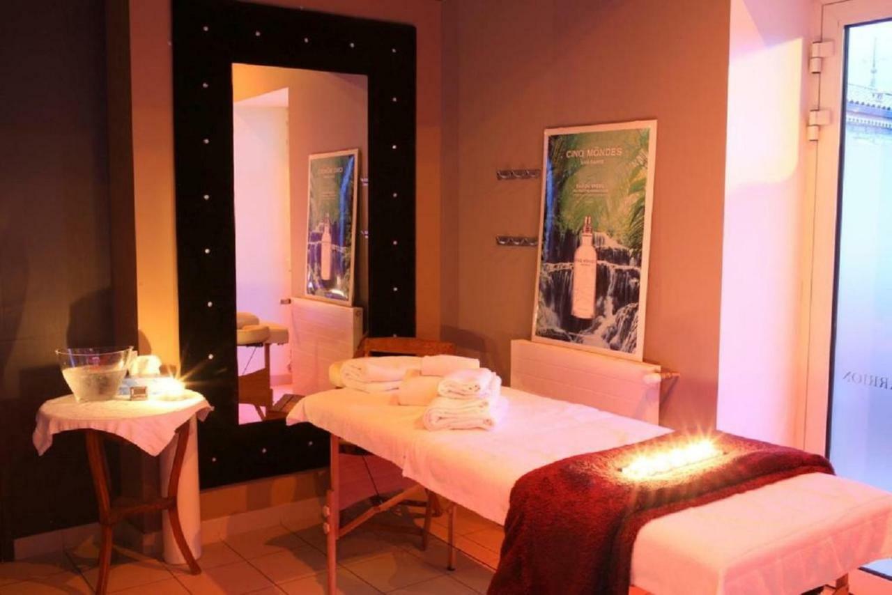 Frédéric Carrion Hôtel et Spa Viré Exterior foto